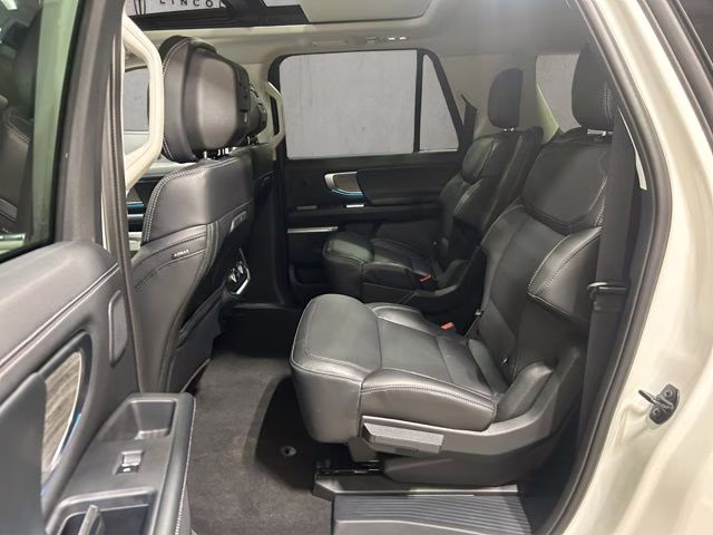 2026 Star White Metallic Tri-Coat Ford Expedition Max Platinum 4X4 SUV