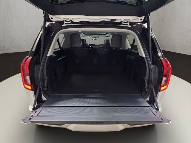 2026 Star White Metallic Tri-Coat Ford Expedition Max Platinum 4X4 SUV