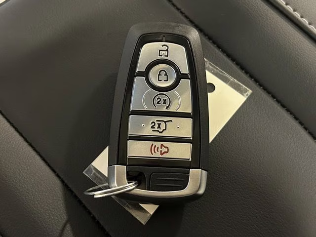 2026 Star White Metallic Tri-Coat Ford Expedition Max Platinum 4X4 SUV