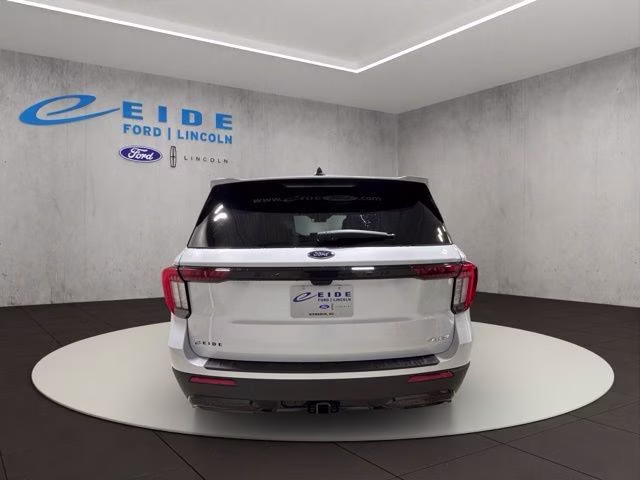 2026 Space White Metallic Ford Explorer ST-Line 4X4 SUV