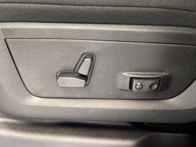 2026 Diamond Black Crystal Pearlcoat Ram 2500 Big Horn 4X4 Truck