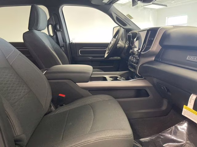 2026 Diamond Black Crystal Pearlcoat Ram 2500 Big Horn 4X4 Truck