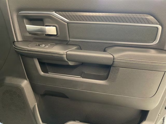 2026 Diamond Black Crystal Pearlcoat Ram 2500 Big Horn 4X4 Truck