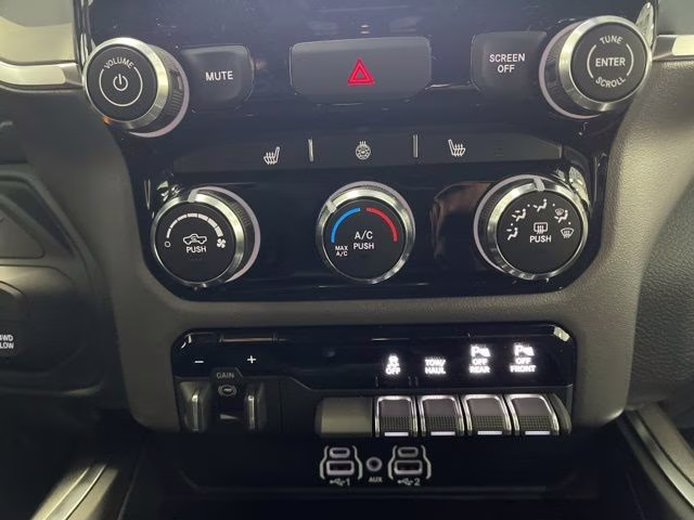 2026 Diamond Black Crystal Pearlcoat Ram 2500 Big Horn 4X4 Truck