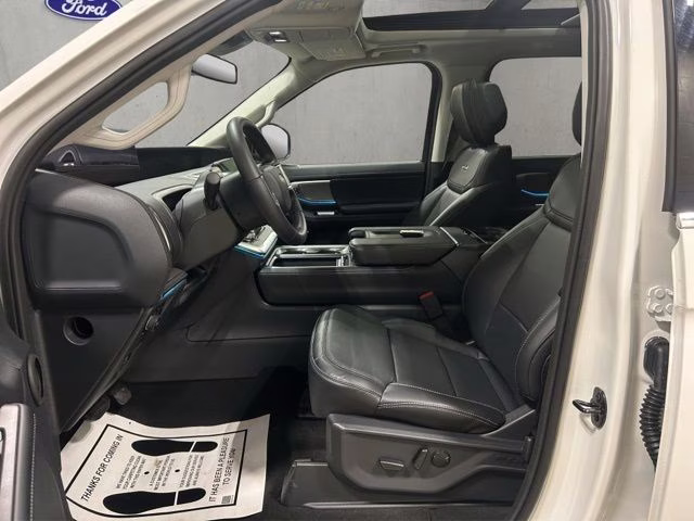 2026 Star White Metallic Tri-Coat Ford Expedition Max Platinum 4X4 SUV