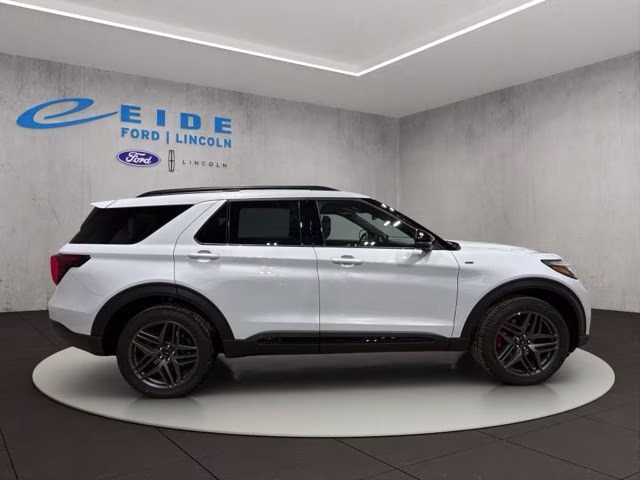 2026 Space White Metallic Ford Explorer ST-Line 4X4 SUV