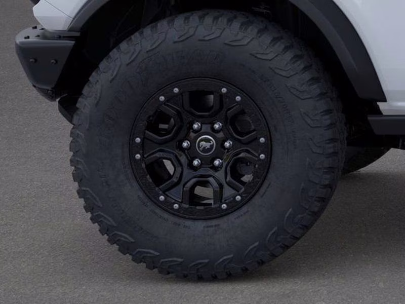 2026 Oxford White Ford Bronco Badlands 4X4 SUV