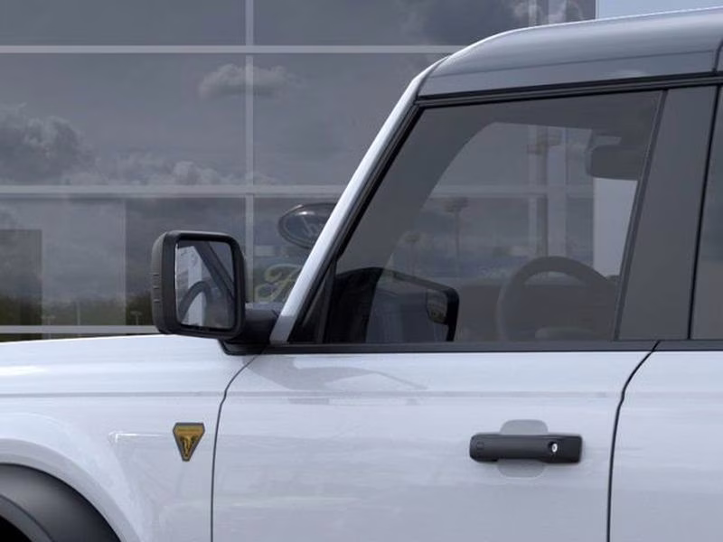 2026 Oxford White Ford Bronco Badlands 4X4 SUV
