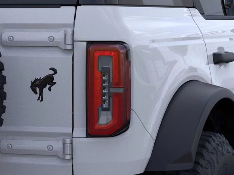 2026 Oxford White Ford Bronco Badlands 4X4 SUV
