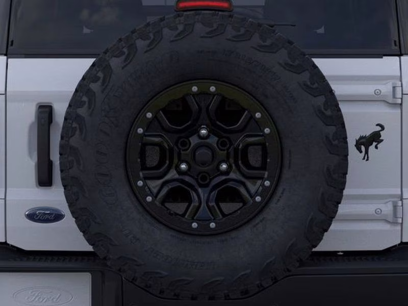 2026 Oxford White Ford Bronco Badlands 4X4 SUV