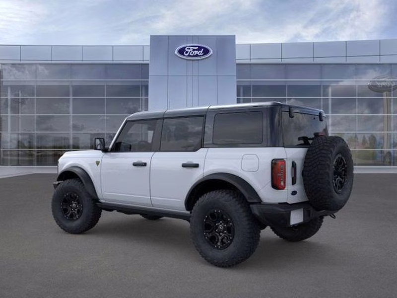 2026 Oxford White Ford Bronco Badlands 4X4 SUV