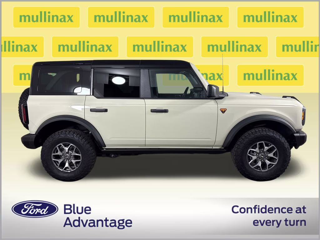 2025 Desert Sand Ford Bronco Badlands 4X4 SUV