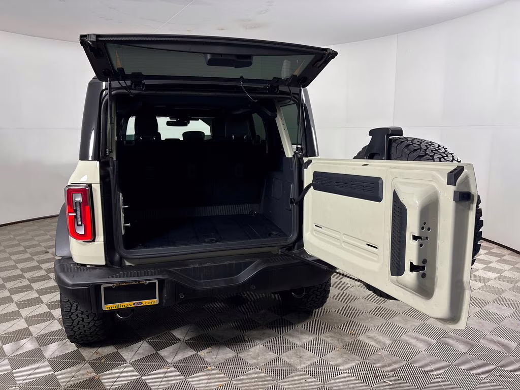 2025 Desert Sand Ford Bronco Badlands 4X4 SUV