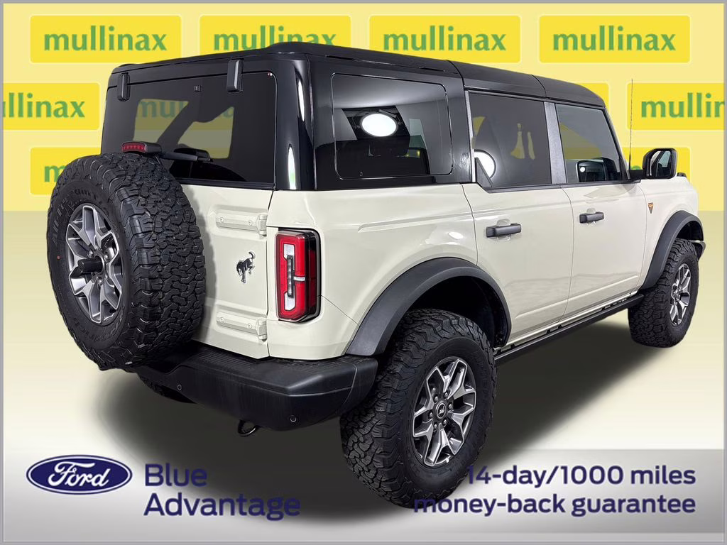 2025 Desert Sand Ford Bronco Badlands 4X4 SUV