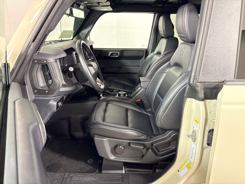 2025 Desert Sand Ford Bronco Badlands 4X4 SUV