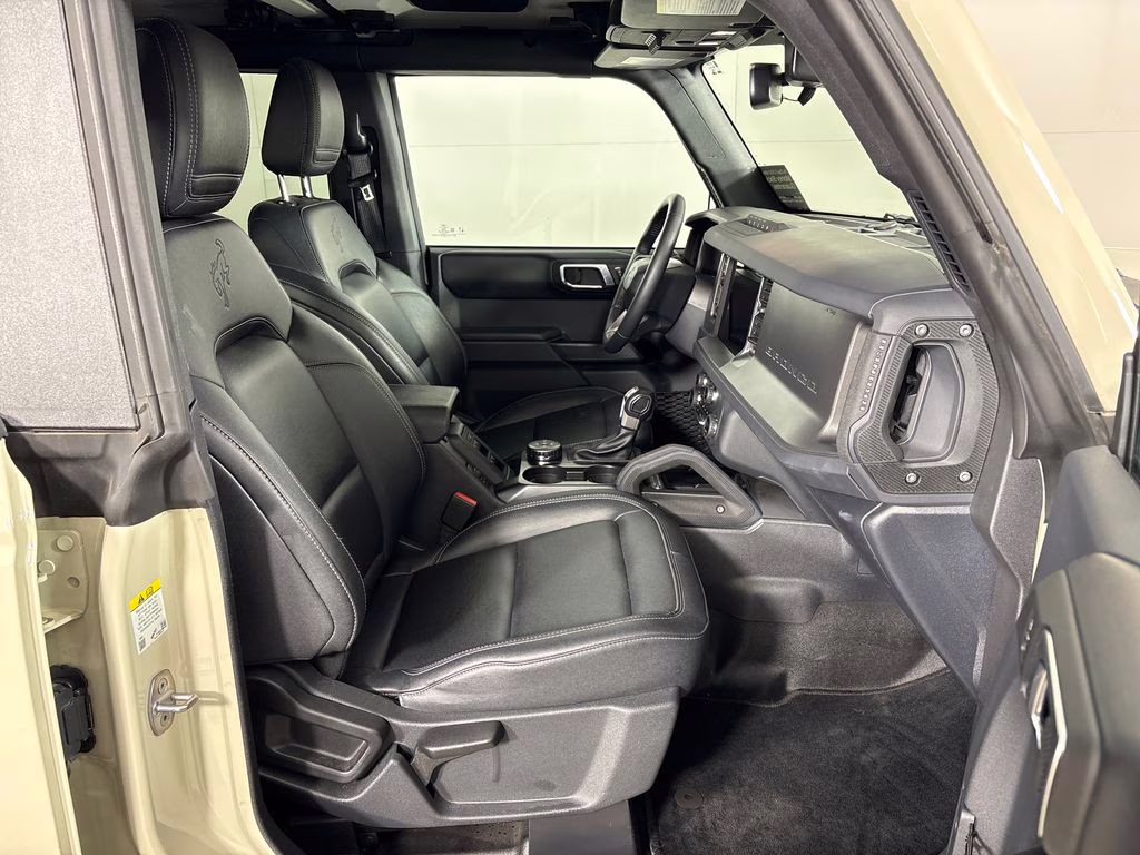 2025 Desert Sand Ford Bronco Badlands 4X4 SUV