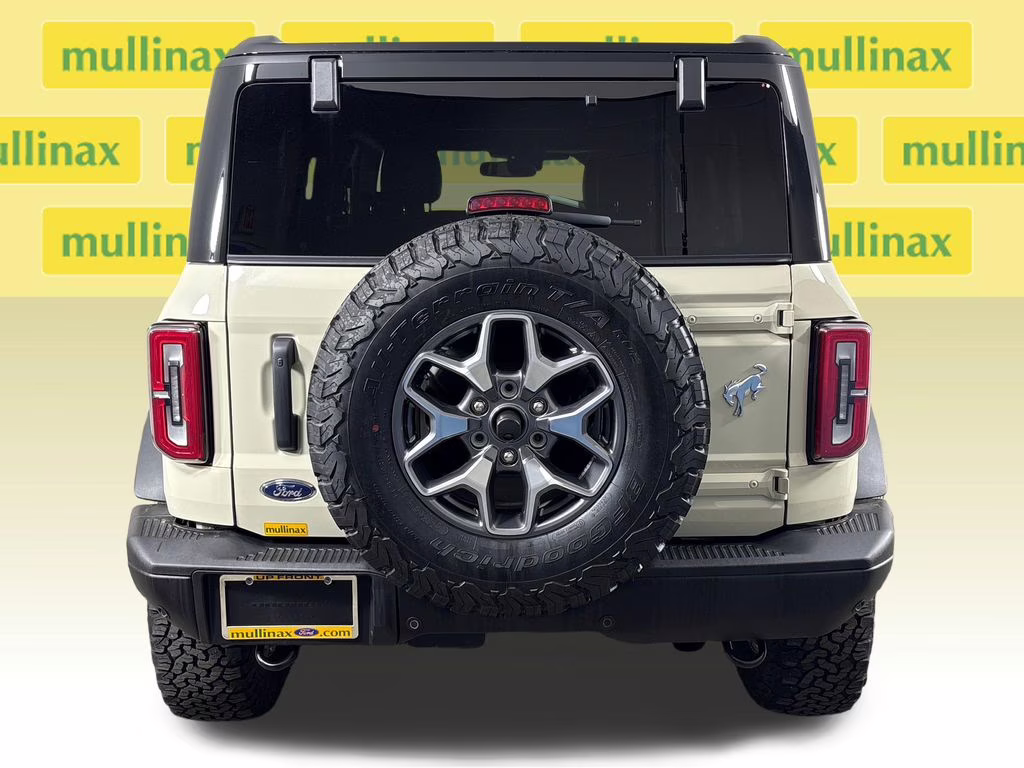 2025 Desert Sand Ford Bronco Badlands 4X4 SUV