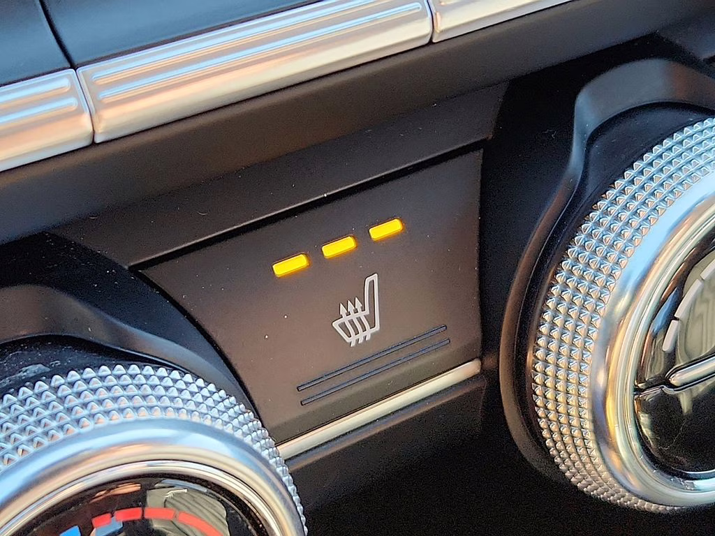 2022 Uyuni White Genesis G70 3.3T AWD Sedan