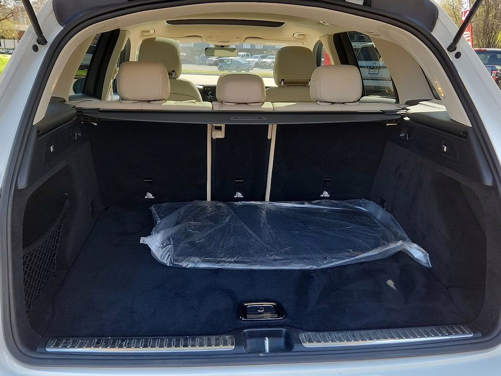 2021 Polar White Mercedes-Benz GLC GLC 300 AWD SUV