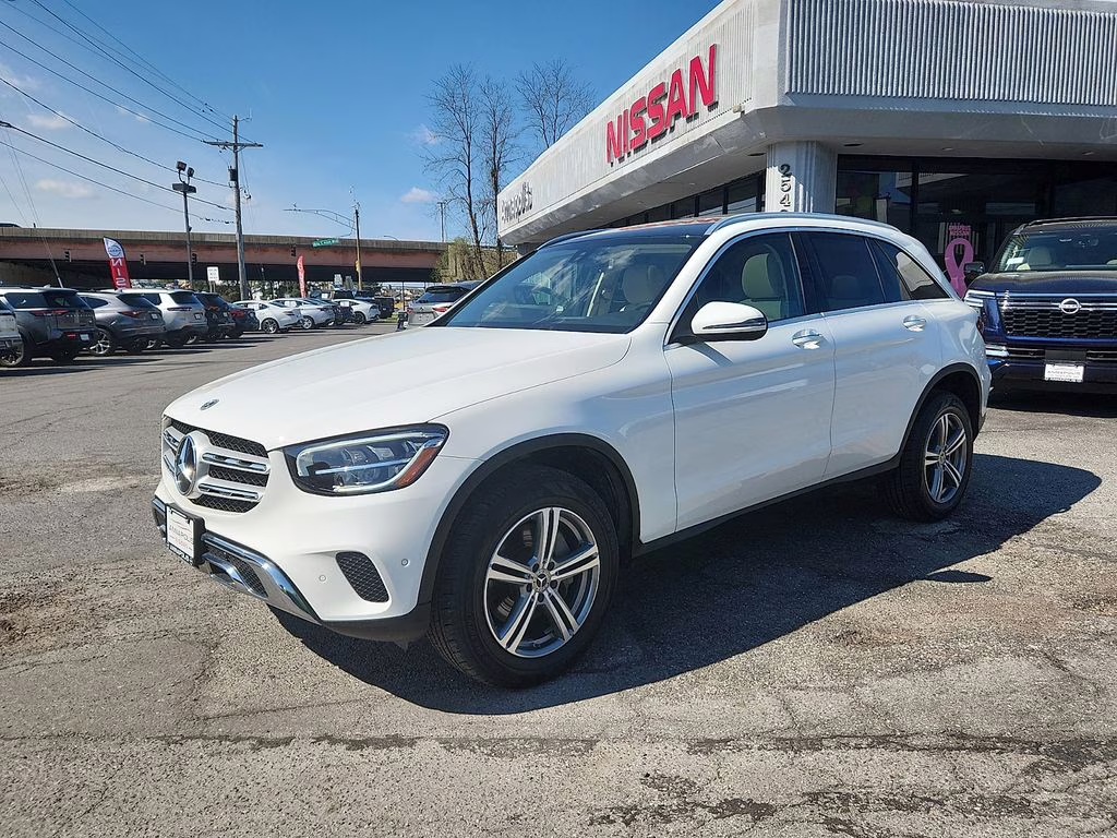2021 Polar White Mercedes-Benz GLC GLC 300 AWD SUV
