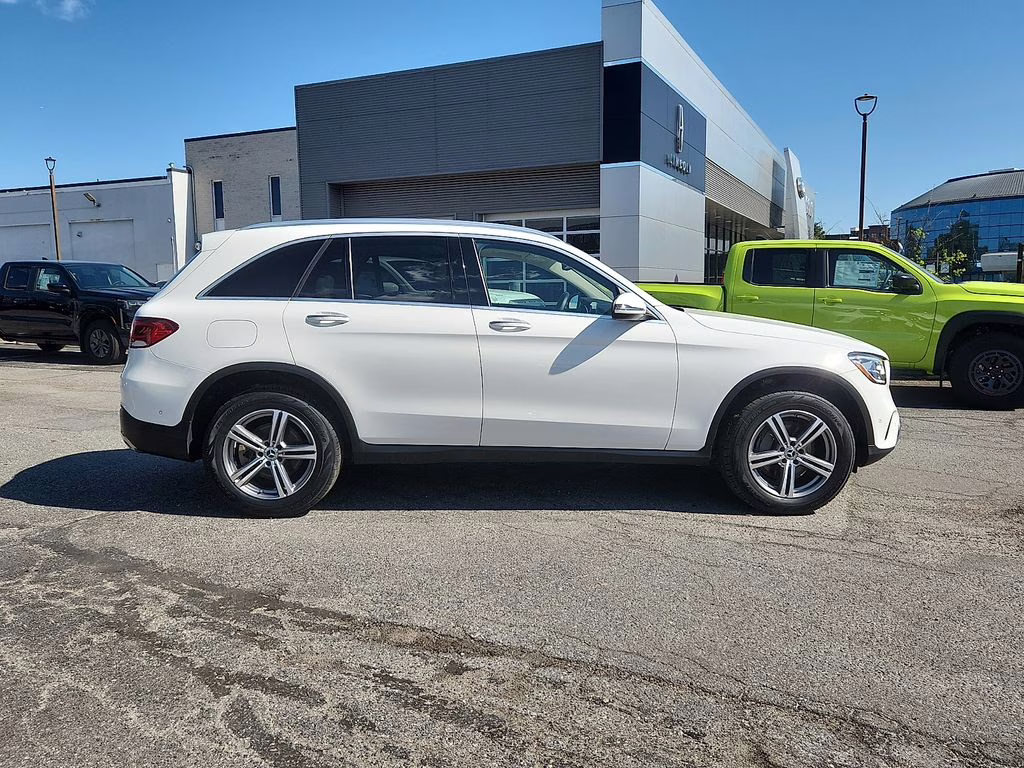 2021 Polar White Mercedes-Benz GLC GLC 300 AWD SUV