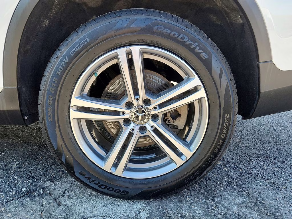 2021 Polar White Mercedes-Benz GLC GLC 300 AWD SUV