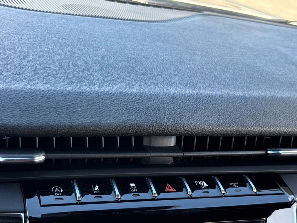 2021 Silver Zynith Jeep Grand Cherokee L Altitude 4X4 SUV