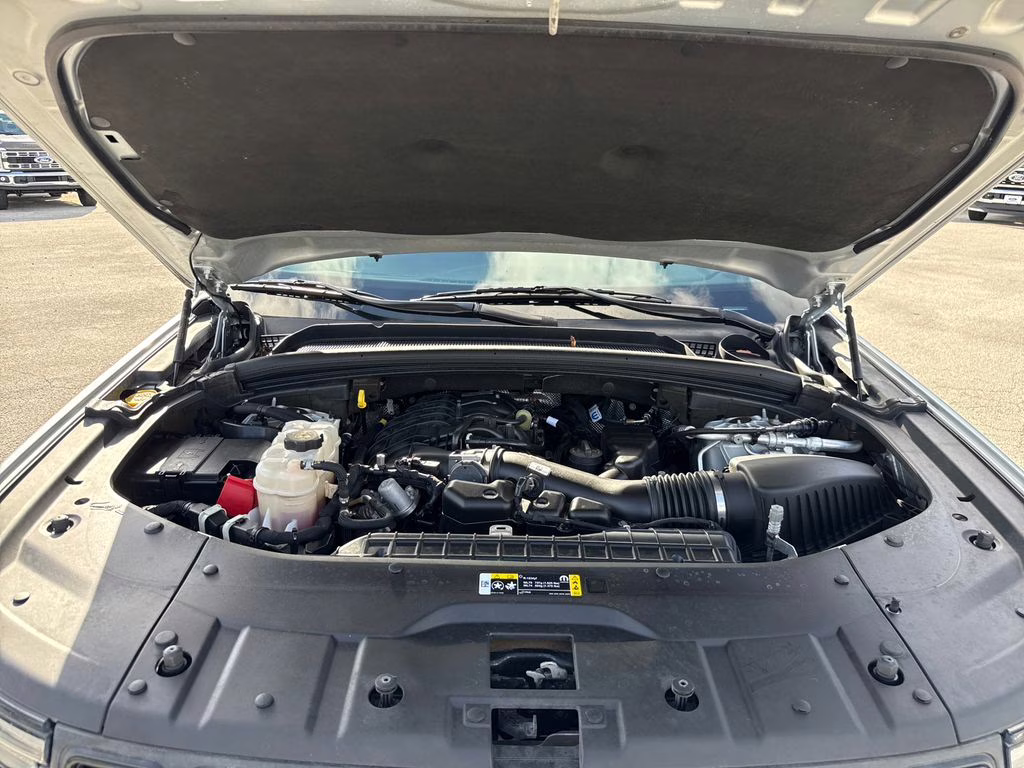 2021 Silver Zynith Jeep Grand Cherokee L Altitude 4X4 SUV