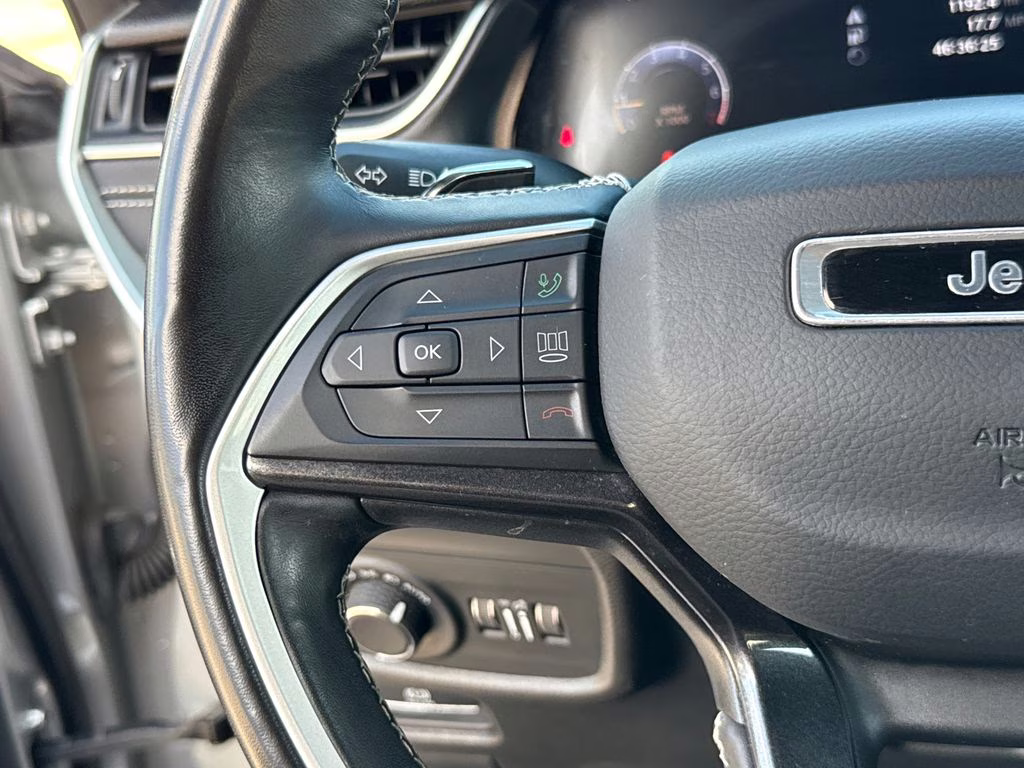 2021 Silver Zynith Jeep Grand Cherokee L Altitude 4X4 SUV