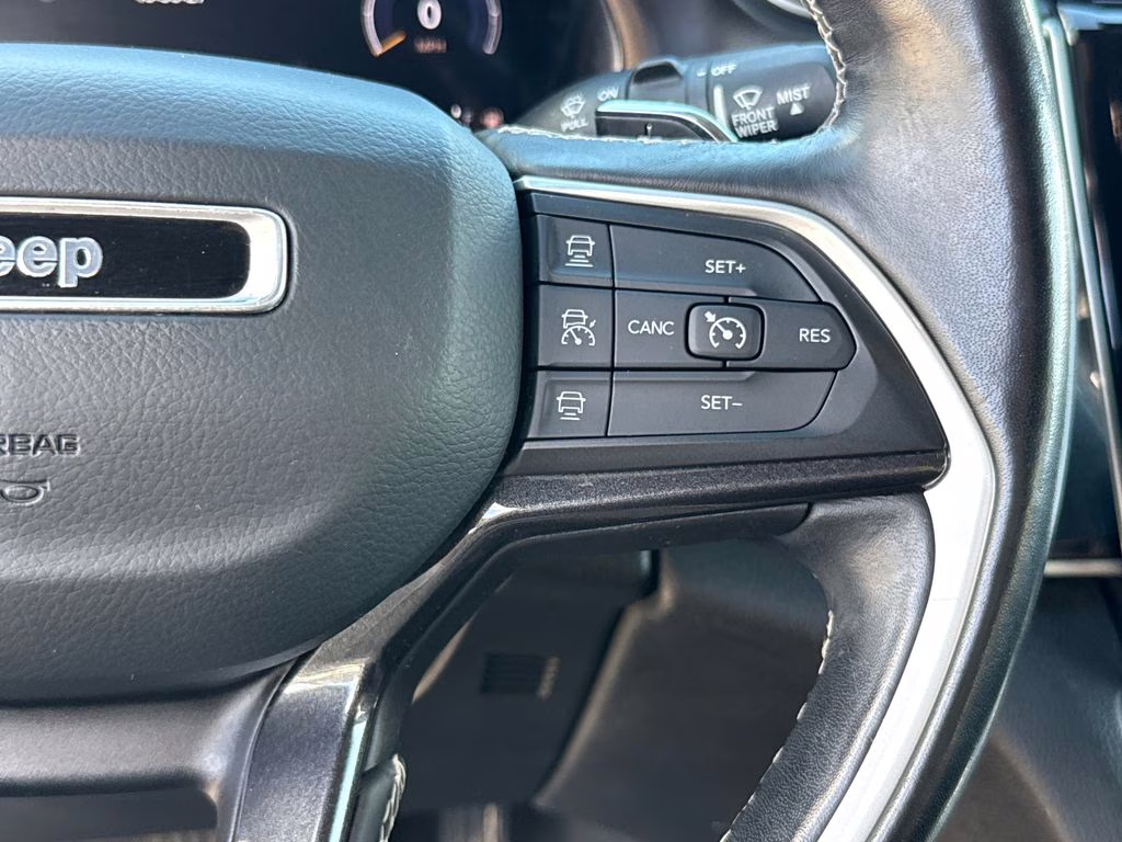 2021 Silver Zynith Jeep Grand Cherokee L Altitude 4X4 SUV