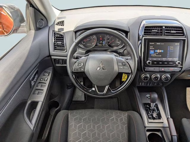 2024 Sunshine Orange Metallic Mitsubishi Outlander Sport 2.0 LE 4X4 SUV