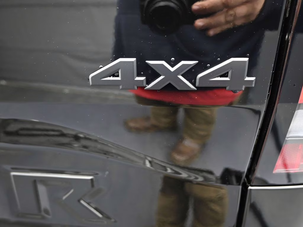 2026 Super Black Nissan Frontier SV 4X4 Truck