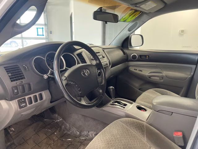 2008 Super White Toyota Tacoma PreRunner RWD Truck