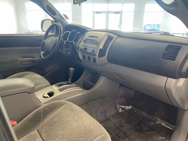 2008 Super White Toyota Tacoma PreRunner RWD Truck