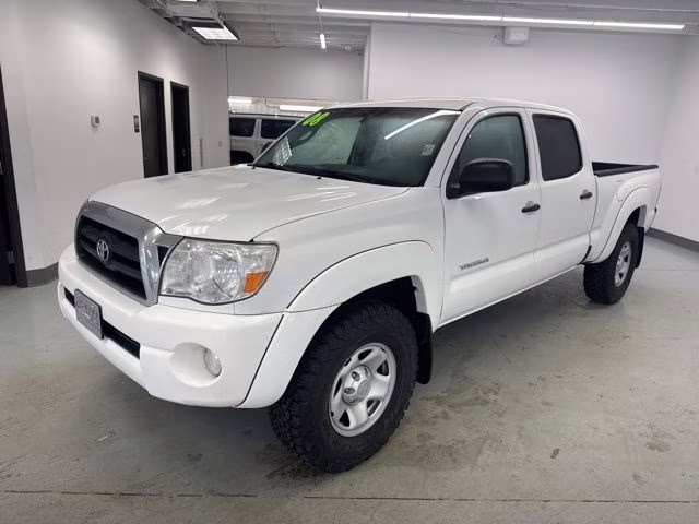 2008 Super White Toyota Tacoma PreRunner RWD Truck