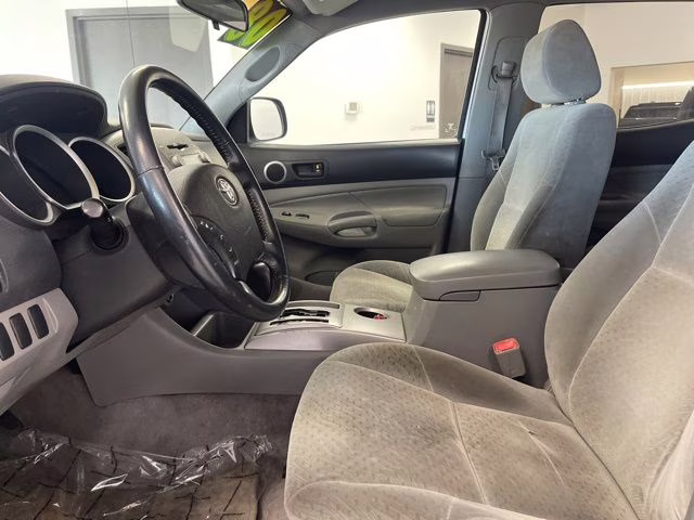 2008 Super White Toyota Tacoma PreRunner RWD Truck