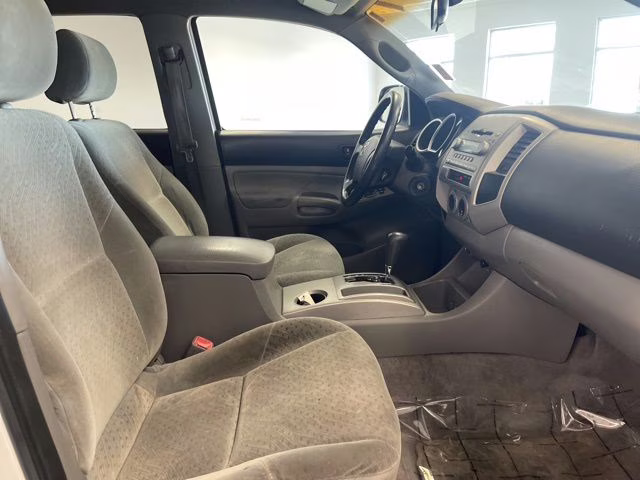 2008 Super White Toyota Tacoma PreRunner RWD Truck