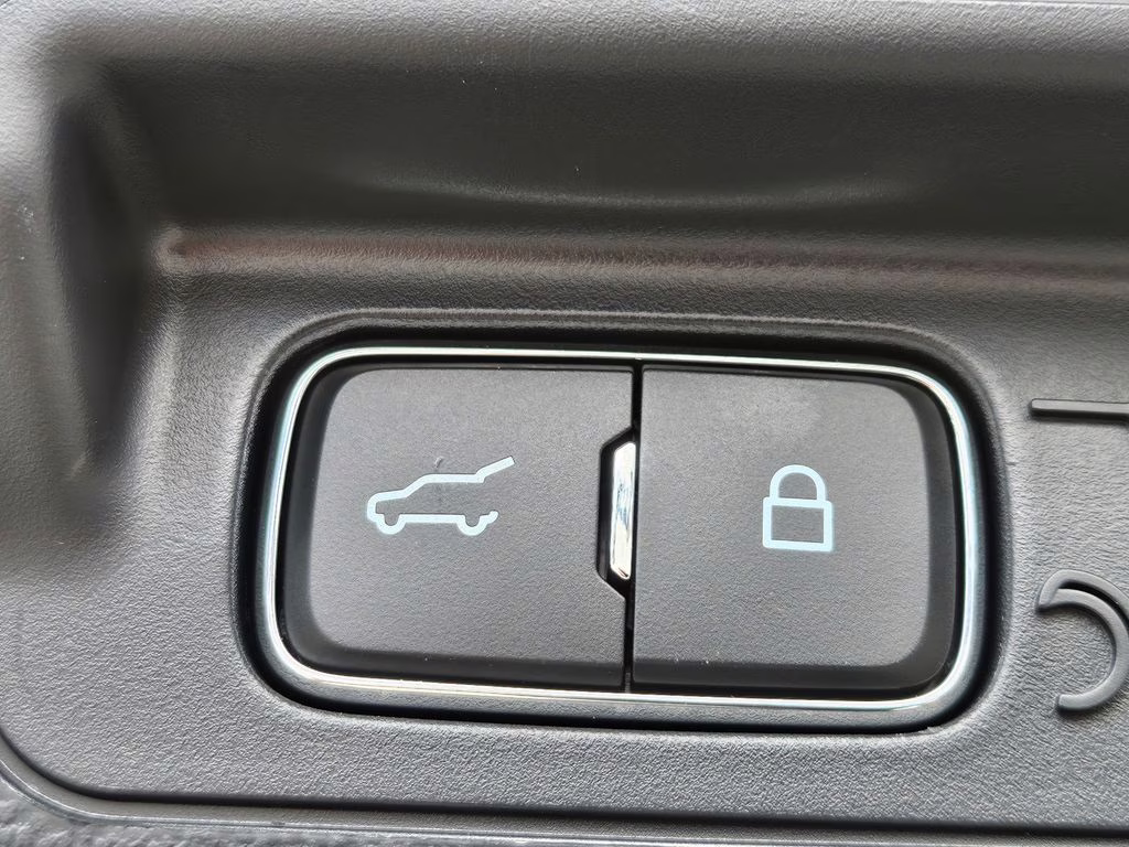 2026 Space White Metallic Ford Explorer Active RWD SUV