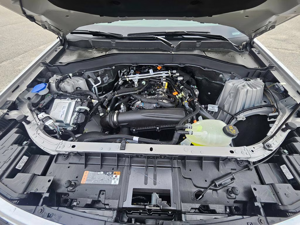 2026 Space White Metallic Ford Explorer Active RWD SUV