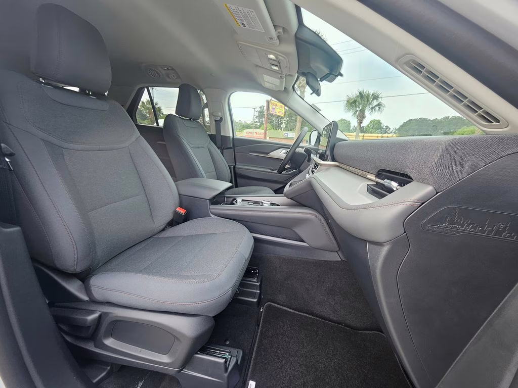 2026 Space White Metallic Ford Explorer Active RWD SUV