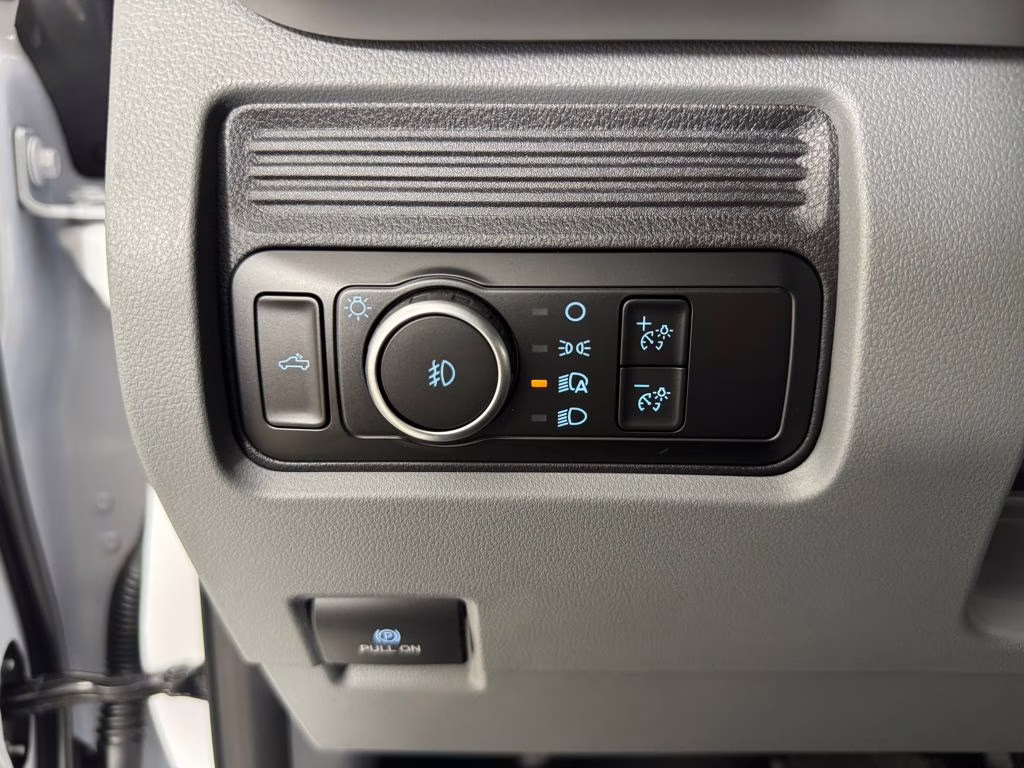 2026 Oxford White Ford Super Duty F-250 SRW XL RWD Truck