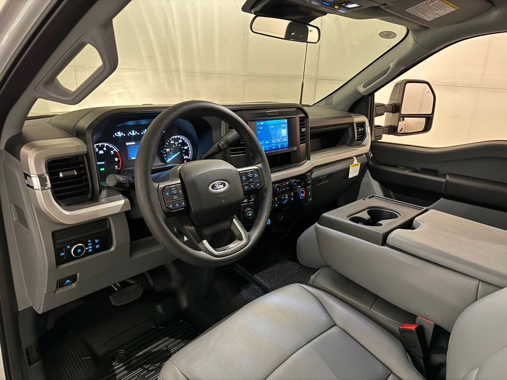 2026 Oxford White Ford Super Duty F-250 SRW XL RWD Truck