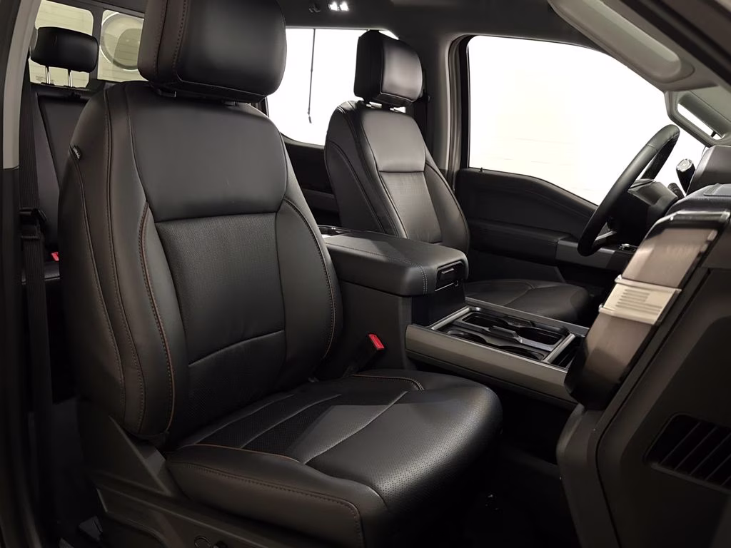 2026 Avalanche Ford Super Duty F-350 SRW Lariat 4X4 Truck