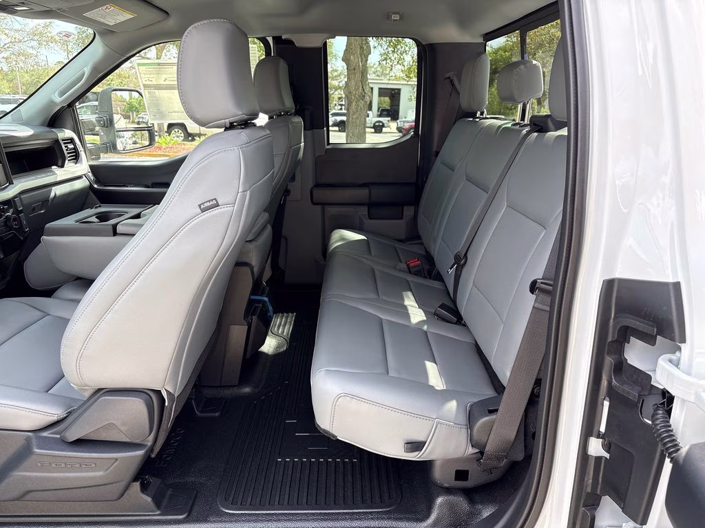 2026 Oxford White Ford Super Duty F-350 SRW XL RWD Truck