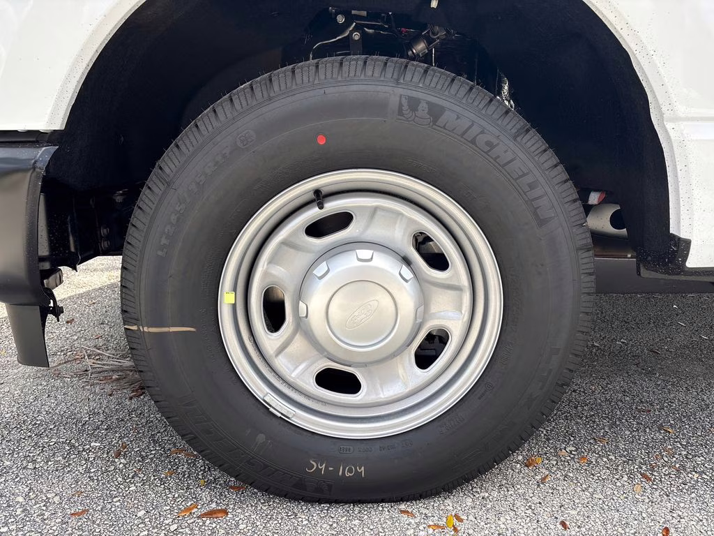 2026 Oxford White Ford Super Duty F-350 SRW XL RWD Truck