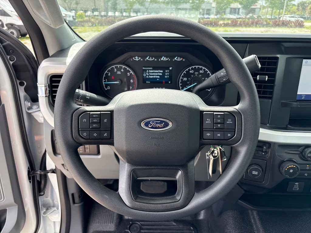 2026 Oxford White Ford Super Duty F-350 SRW XL RWD Truck