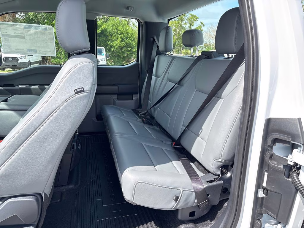 2026 Oxford White Ford Super Duty F-350 SRW XL RWD Truck