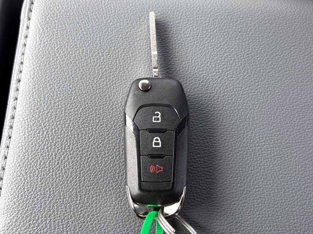 2026 Oxford White Ford Super Duty F-350 SRW XL RWD Truck