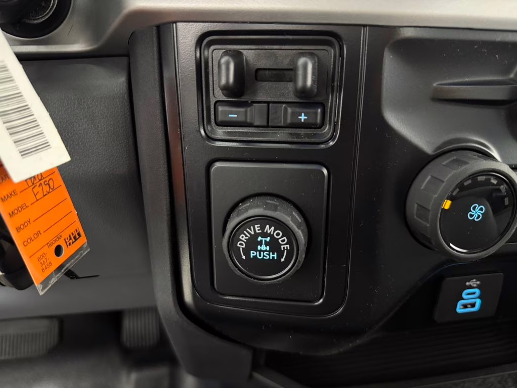 2026 Oxford White Ford Super Duty F-250 SRW XL RWD Truck