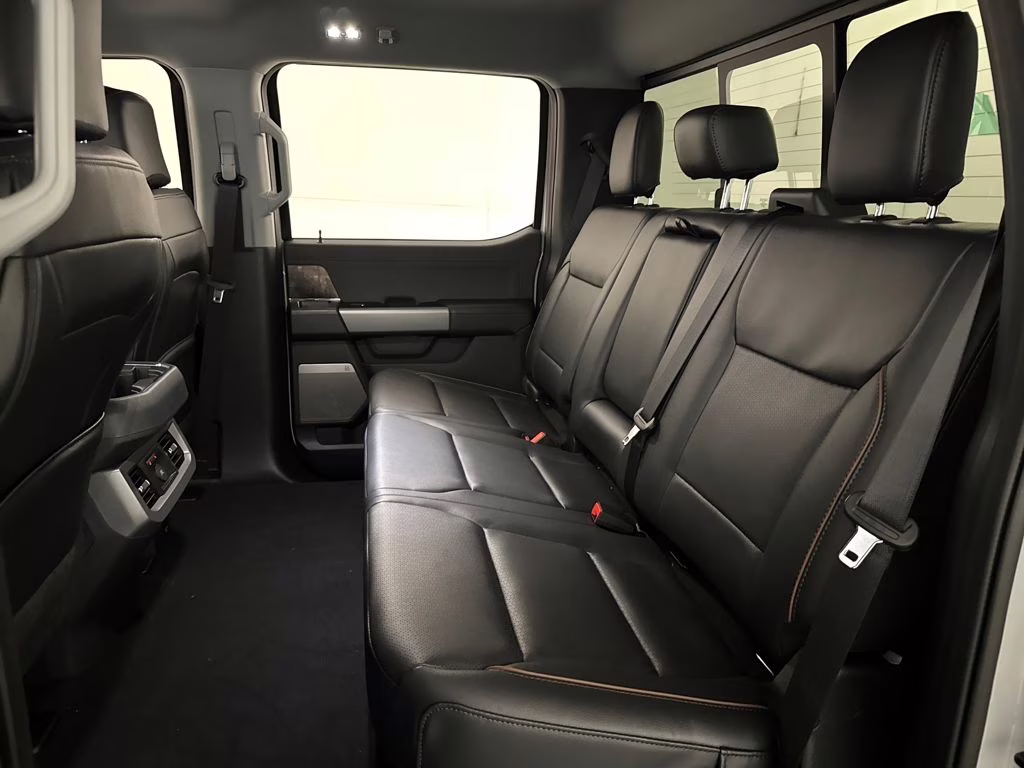 2026 Avalanche Ford Super Duty F-350 SRW Lariat 4X4 Truck